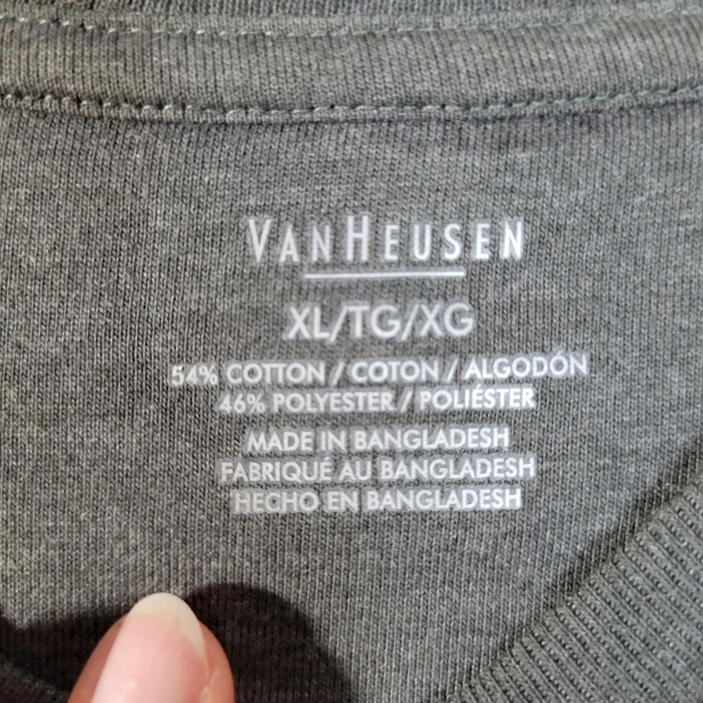 Mens Van Heusen Long Sleeve Gray V neck Sweater Size XL
